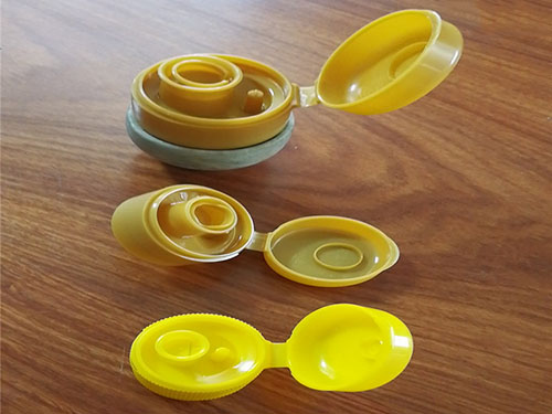 如何防止和消除壓塑制蓋過(guò)程中產(chǎn)生的靜電 塑料瓶蓋廠家